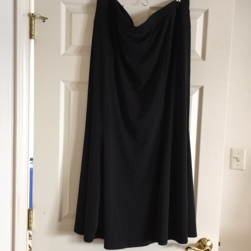 Black Maxi Skirt, size 22/24 (plus)